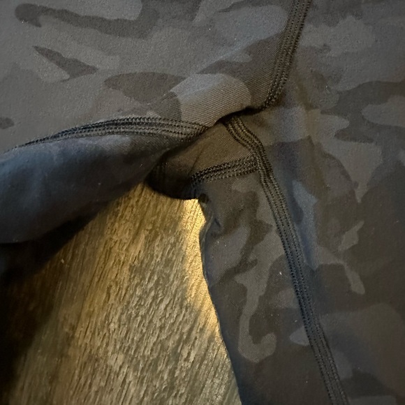 Lululemon Wunder Unders Luon 25” - Picture 3 of 3